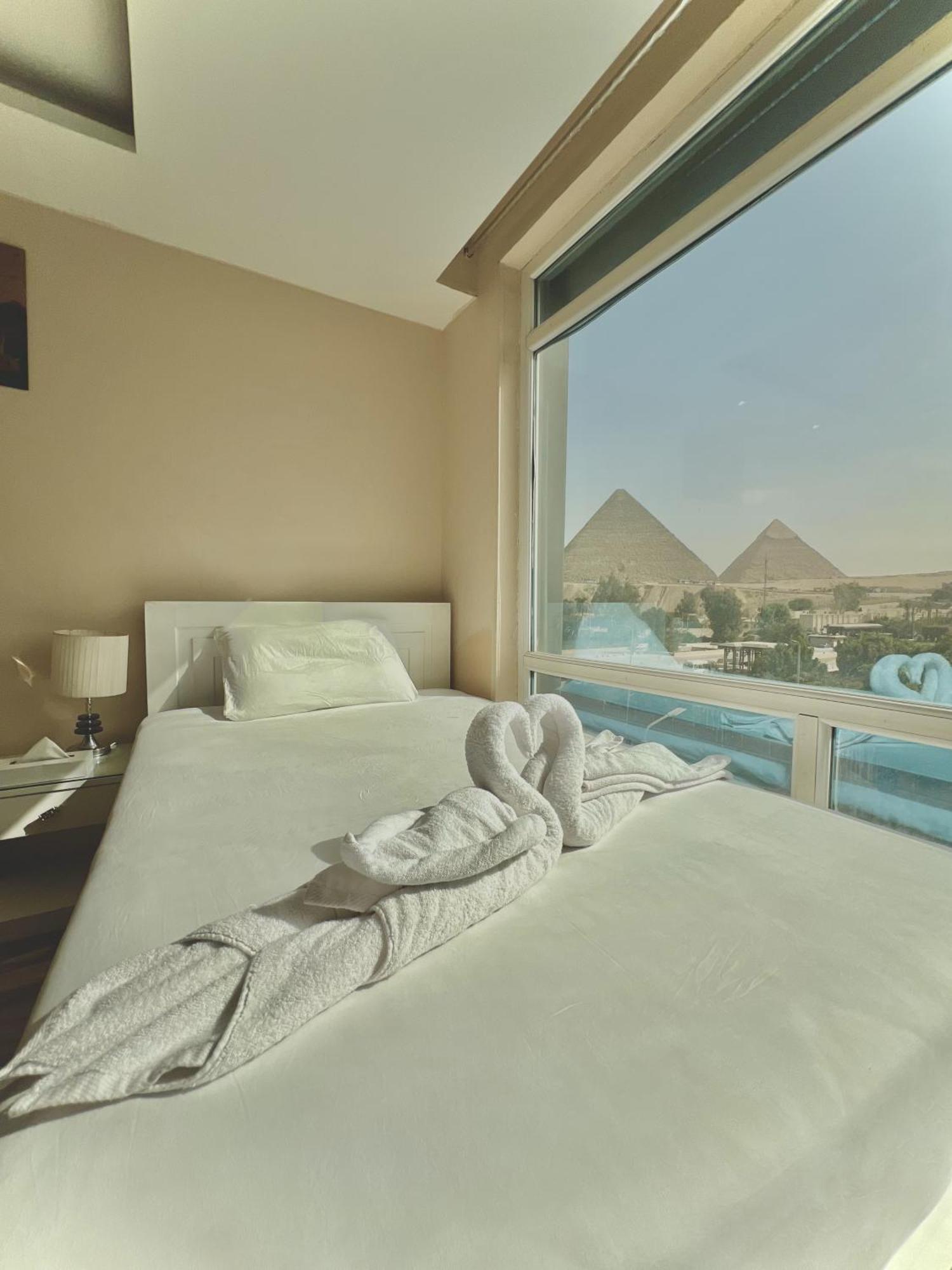 Turquoise Pyramids & Grand Egyptian Museum View Hotel Kafrat al Jabal ภายนอก รูปภาพ