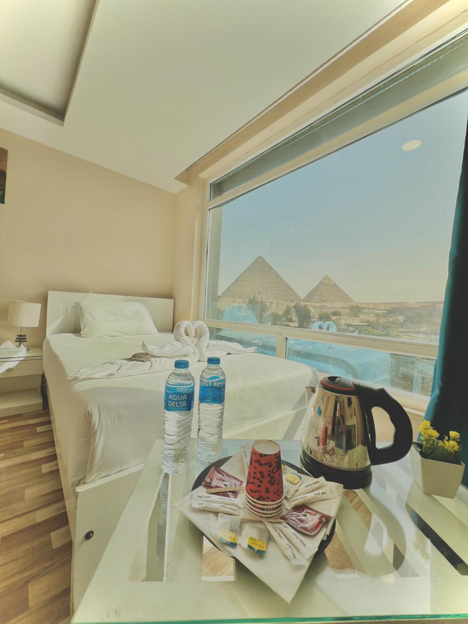 Turquoise Pyramids & Grand Egyptian Museum View Hotel Kafrat al Jabal ภายนอก รูปภาพ